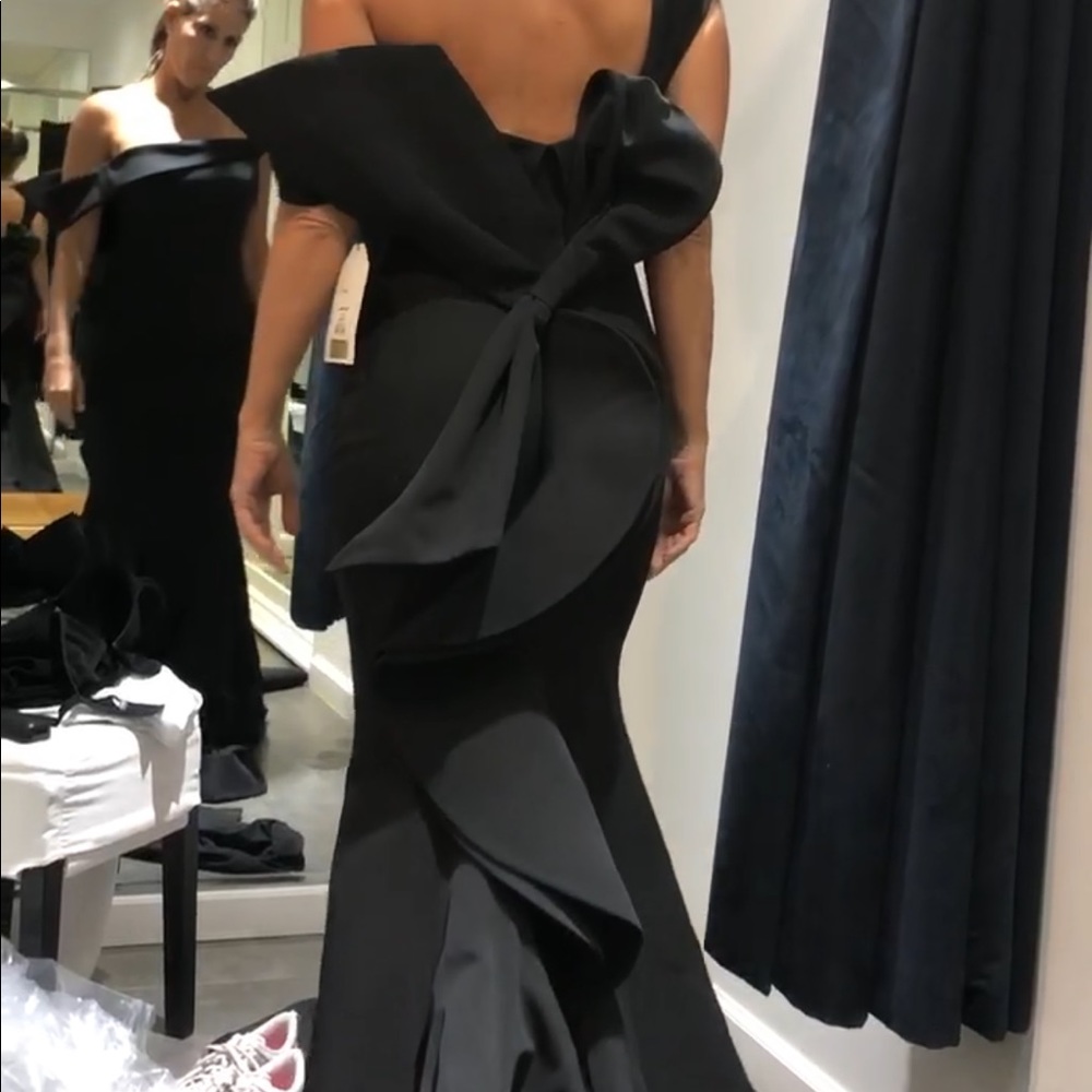 BRAND NEW! Never Worn! Gorgeous Black Gown